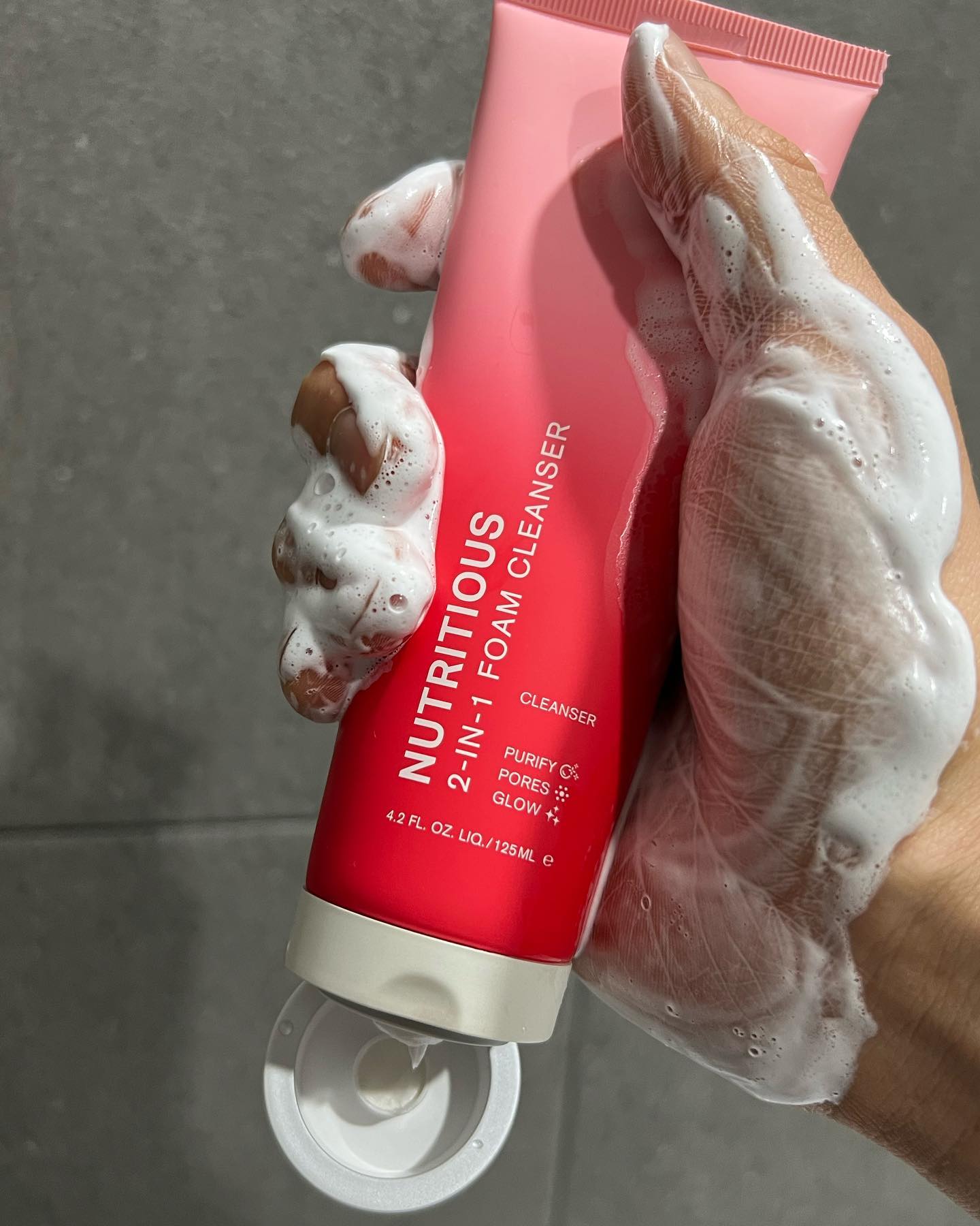 Nutritious 2-in-1 Foam Cleanser ©